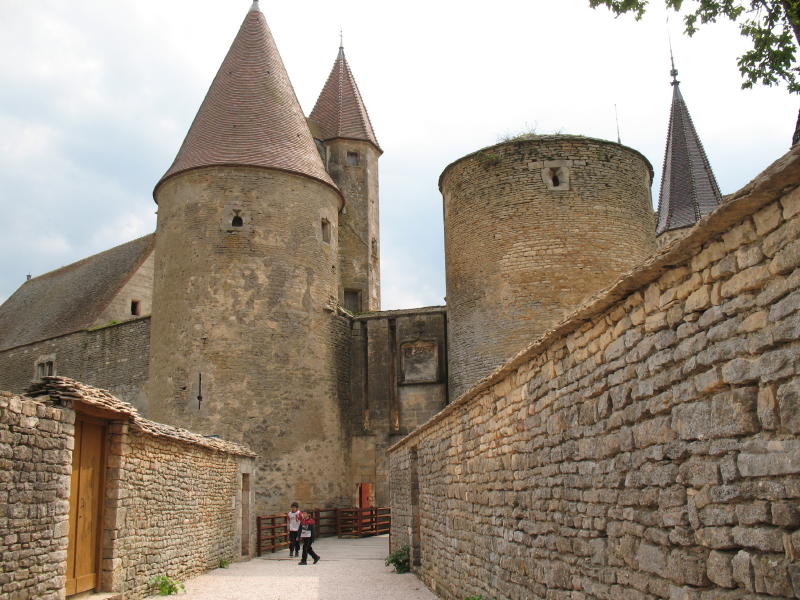 CRUCEROS FLUVIALES CANALES DE FRANCIA L´IMPRESSIONNISTE CRUCEROS BORGOÑA CRUCEROS FLUVIALES CANALES BURGUNDY CRUISES CROISIERES CANAL DE BOURGOGNE CHATEAUNEUF EN AUXOIS
